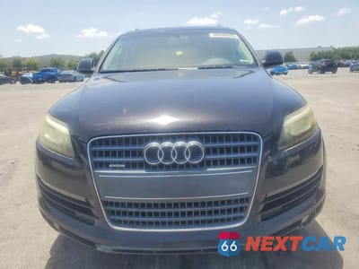 Piąte zdjęcie samochodu w środku: 2015 AUDI Q7 TDI PRESTIGE VIN:WA1LMAFE9FD007938 - miniatura