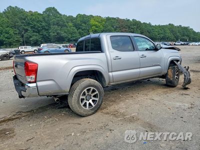 Trzecie zdjęcie samochodu z tyłu: 2016 TOYOTA TACOMA SR5 V6 VIN:5TFAZ5CN8GX018164 - miniatura