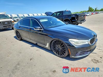 Czwarte zdjęcie samochodu z boku: 2016 BMW 750 XI VIN:WBA7F2C57GG419252 - miniatura