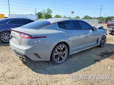 Trzecie zdjęcie samochodu z tyłu: 2019 KIA STINGER GT2 VIN:KNAE55LC0K6043292 - miniatura