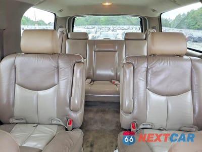 Zdjęcie 10 z 13 samochodu: 2004 GMC YUKON XL DENALI VIN:1GKFK66U94J215642 - miniatura