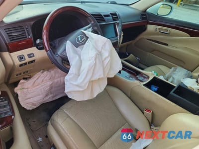 Zdjęcie 8 z 12 samochodu: 2008 LEXUS LS 460 VIN:JTHBL46F985058415 - miniatura
