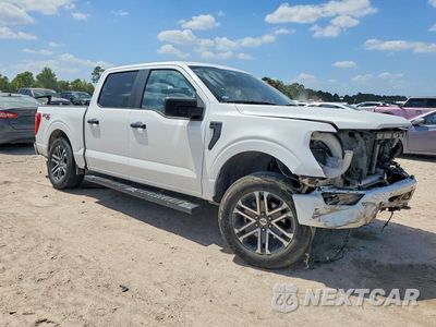 Czwarte zdjęcie samochodu z boku: 2023 FORD F150 SUPERCREW VIN:1FTEW1EP2PKD03649 - miniatura