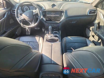 Zdjęcie 8 z 12 samochodu: 2022 MASERATI GHIBLI MODENA VIN:ZAM57YTM2NX386980 - miniatura