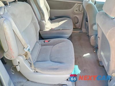 Zdjęcie 11 z 13 samochodu: 2004 TOYOTA SIENNA LE 7 PASSENGER VIN:5TDZA23C24S164780 - miniatura