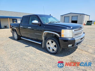 Czwarte zdjęcie samochodu z boku: 2011 CHEVROLET SILVERADO K1500 LTZ VIN:3GCPKTE3XBG224307 - miniatura