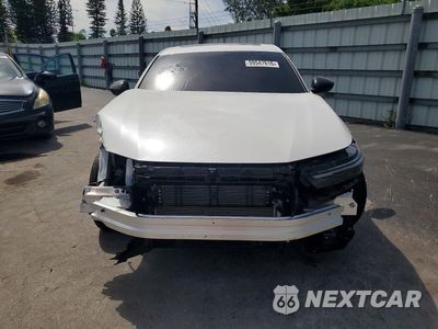Piąte zdjęcie samochodu w środku: 2026 HONDA ACCORD HYBRID SPORT-L VIN:1HGCY2F76TA035034 - miniatura