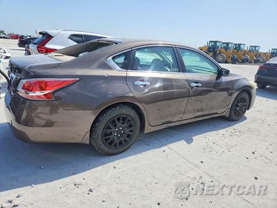 Trzecie zdjęcie samochodu z tyłu: 2015 NISSAN ALTIMA 2.5 S VIN:1N4AL3AP2FC130609 - miniatura
