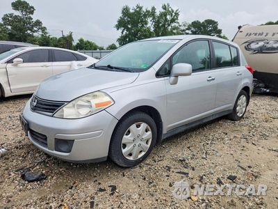 2010 NISSAN VERSA 1.8 S 3N1BC1CP8AL393669 - główne zdjęcie licytacji z USA - miniatura
