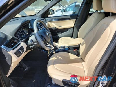 Zdjęcie 7 z 13 samochodu: 2016 BMW X1 XDRIVE28I VIN:WBXHT3C35GP884376 - miniatura