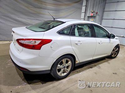 Trzecie zdjęcie samochodu z tyłu: 2014 FORD FOCUS SE VIN:1FADP3F2XEL261798 - miniatura