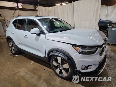 Czwarte zdjęcie samochodu z boku: 2020 VOLVO XC40 T5 MOMENTUM VIN:YV4162UK8L2199413 - miniatura