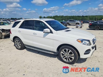 Czwarte zdjęcie samochodu z boku: 2018 MERCEDES-BENZ GLE 350 VIN:4JGDA5JB7JB057907 - miniatura