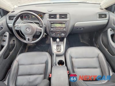 Zdjęcie 8 z 12 samochodu: 2014 VOLKSWAGEN JETTA SE VIN:3VWD07AJ3EM317130 - miniatura