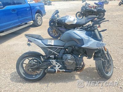2024 SUZUKI GSX800 R JS1EM11BXR7100332 - główne zdjęcie licytacji z USA - miniatura