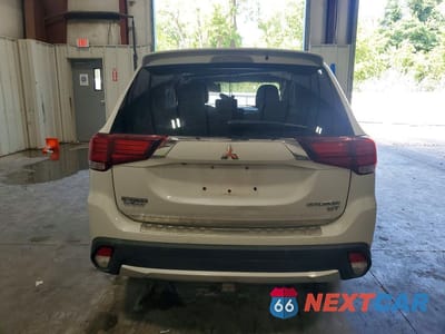 Zdjęcie 6 z 12 samochodu: 2017 MITSUBISHI OUTLANDER GT VIN:JA4JZ4AX5HZ067434 - miniatura