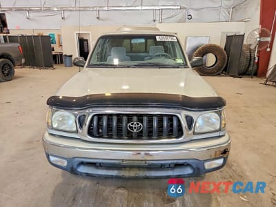 Piąte zdjęcie samochodu w środku: 2001 TOYOTA TACOMA XTRACAB VIN:5TEVL52N71Z732260 - miniatura