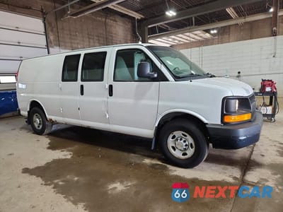 Czwarte zdjęcie samochodu z boku: 2012 CHEVROLET EXPRESS G2500 VIN:1GCWGGCA6C1122458 - miniatura