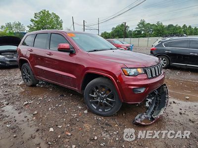 Czwarte zdjęcie samochodu z boku: 2019 JEEP GRAND CHEROKEE LAREDO VIN:1C4RJFAG2KC628940 - miniatura