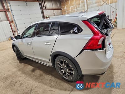 Drugie zdjęcie samochodu z przodu: 2016 VOLVO V60 CROSS COUNTRY PREMIER VIN:YV4612HK3G1003341 - miniatura
