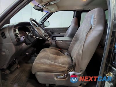 Zdjęcie 7 z 12 samochodu: 2001 DODGE RAM 2500 VIN:1B7KF23671J536748 - miniatura