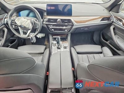 Zdjęcie 8 z 12 samochodu: 2023 BMW 540 XI VIN:WBA73BJ09PCN32935 - miniatura