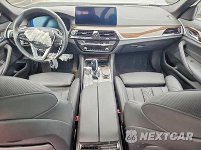 Zdjęcie 8 z 12 samochodu: 2023 BMW 540 XI VIN:WBA73BJ09PCN32935 - miniatura