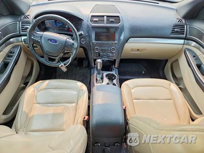 Zdjęcie 8 z 13 samochodu: 2019 FORD EXPLORER XLT VIN:1FM5K8D86KGA99671 - miniatura