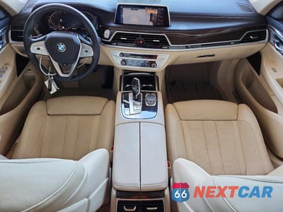 Zdjęcie 8 z 12 samochodu: 2020 BMW 740 I VIN:WBA7T2C0XLGL17161 - miniatura