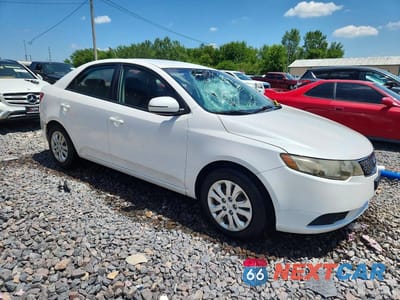 Czwarte zdjęcie samochodu z boku: 2011 KIA FORTE EX VIN:KNAFU4A22B5886542 - miniatura