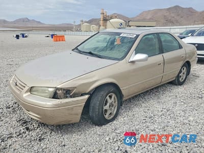 1999 TOYOTA CAMRY XLE JT2BG28K8X0284101 - główne zdjęcie licytacji z USA - miniatura