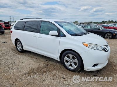 Czwarte zdjęcie samochodu z boku: 2015 TOYOTA SIENNA LE VIN:5TDKK3DC1FS535997 - miniatura