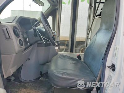 Zdjęcie 7 z 13 samochodu: 2017 FORD E350 SHUTTLE BUS VIN:1FDEE3FS7HDC02528 - miniatura