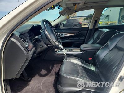 Zdjęcie 7 z 12 samochodu: 2019 INFINITI Q70L 3.7 LUXE VIN:JN1BY1PP3KM685149 - miniatura