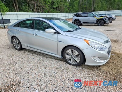 Czwarte zdjęcie samochodu z boku: 2015 HYUNDAI SONATA HYBRID LIMITED VIN:KMHEC4A40FA129506 - miniatura