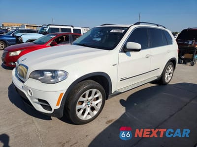 2013 BMW X5 XDRIVE35I 5UXZV4C53D0E02545 - główne zdjęcie licytacji z USA - miniatura