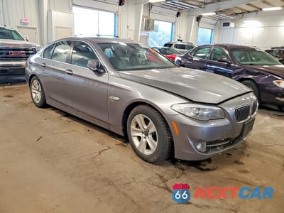 Czwarte zdjęcie samochodu z boku: 2012 BMW 528 XI VIN:WBAXH5C57CDW04568 - miniatura