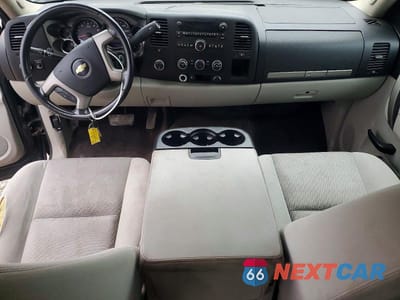 Zdjęcie 8 z 12 samochodu: 2011 CHEVROLET SILVERADO K1500 LT VIN:3GCPKSEA8BG302978 - miniatura