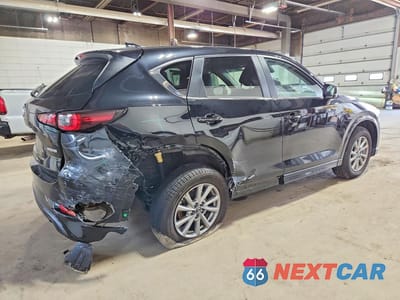 Trzecie zdjęcie samochodu z tyłu: 2025 MAZDA CX-5 SELECT VIN:JM3KFBBL5S0710256 - miniatura