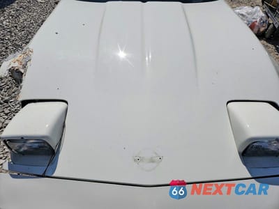 Zdjęcie 11 z 13 samochodu: 1984 CHEVROLET CORVETTE VIN:1G1AY0786E5142395 - miniatura