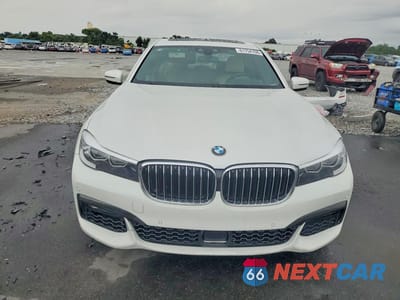 Piąte zdjęcie samochodu w środku: 2019 BMW 740 I VIN:WBA7E2C55KB218281 - miniatura