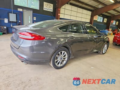 Trzecie zdjęcie samochodu z tyłu: 2017 FORD FUSION SE VIN:3FA6P0H71HR136632 - miniatura