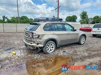 Trzecie zdjęcie samochodu z tyłu: 2011 BMW X5 XDRIVE35I VIN:5UXZV4C58BL741925 - miniatura