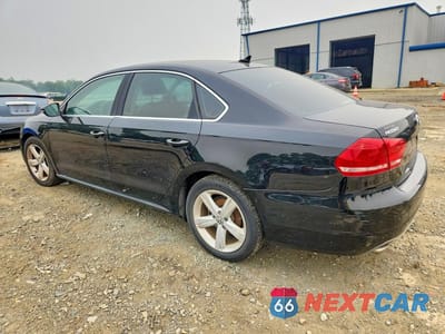 Trzecie zdjęcie samochodu z tyłu: 2012 VOLKSWAGEN PASSAT SE VIN:1VWBP7A35CC009816 - miniatura