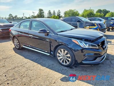 Czwarte zdjęcie samochodu z boku: 2016 HYUNDAI SONATA SPORT VIN:5NPE34AF8GH411344 - miniatura