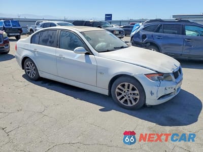 Czwarte zdjęcie samochodu z boku: 2007 BMW 328 I SULEV VIN:WBAVC53557FZ76457 - miniatura