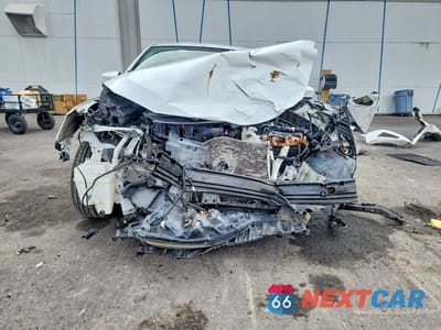 Piąte zdjęcie samochodu w środku: 2016 NISSAN SENTRA SV VIN:3N1AB7AP2GY313007 - miniatura