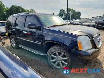 Czwarte zdjęcie samochodu z boku: 2012 GMC YUKON DENALI VIN:1GKS2EEF7CR297236 - miniatura