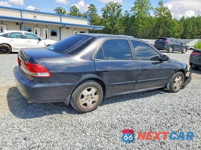 Trzecie zdjęcie samochodu z tyłu: 2002 HONDA ACCORD EX VIN:1HGCG16562A075012 - miniatura