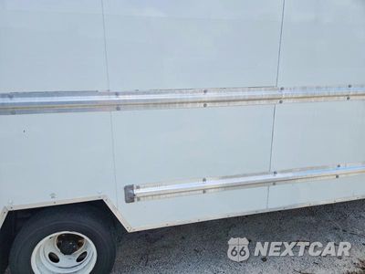 Zdjęcie 11 z 13 samochodu: 2023 FORD E350 BOX TRUCK VIN:1FDWE3FN7PDD03470 - miniatura